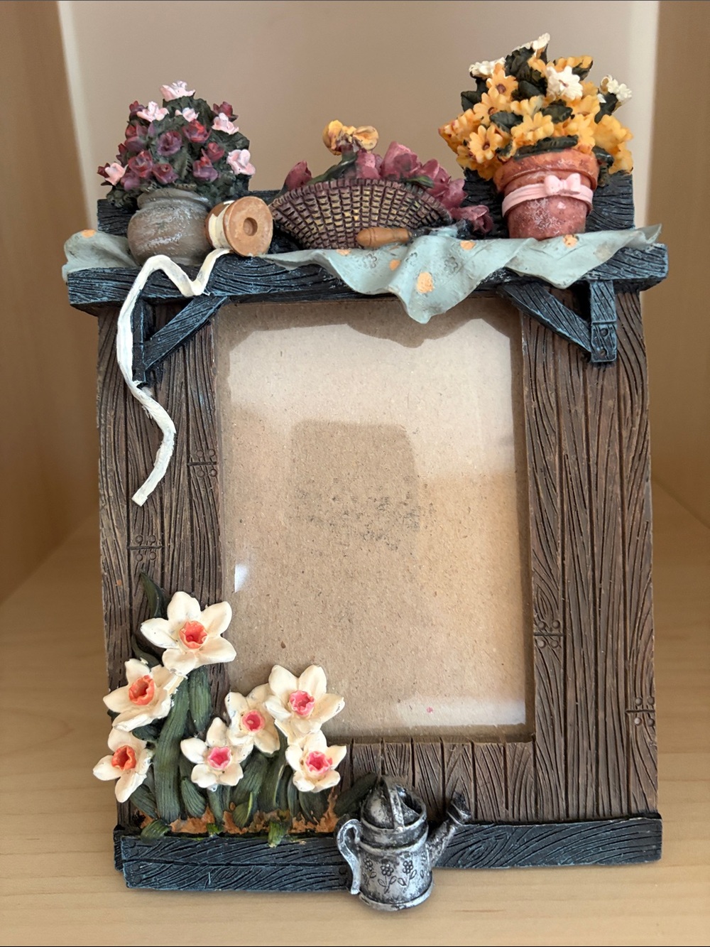 Floral Garden Resin Photo Frame - Brown with Yellow & White Flowers